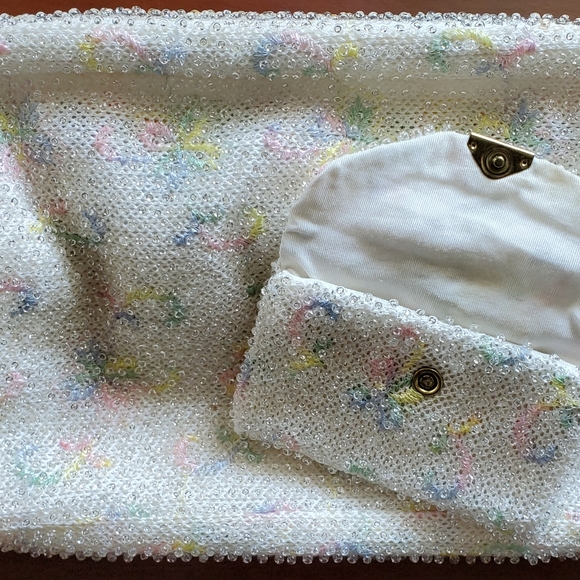 Petite Corde'-Bead Cluch by Lumured - Picture 2 of 5